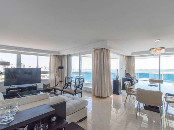 Apartamento en venta en Biarritz, Punta Del Este