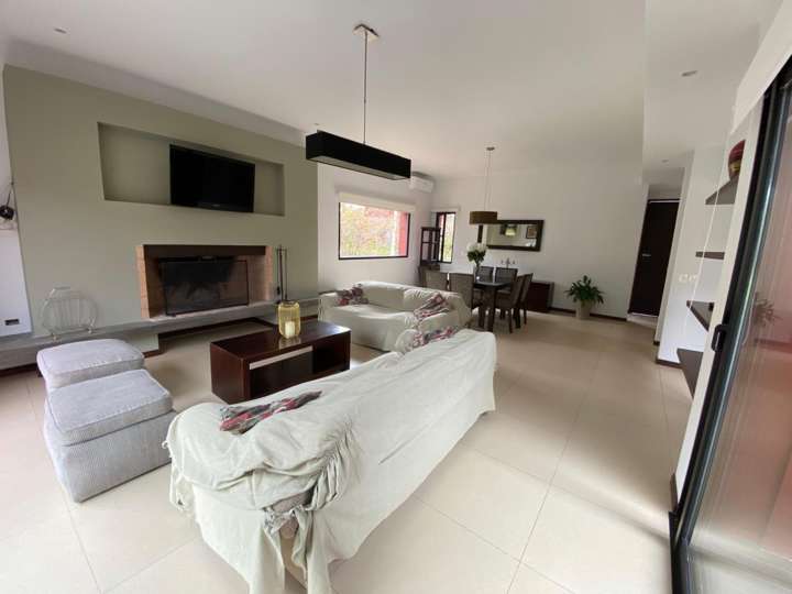 Casa en alquiler en Punta Del Este