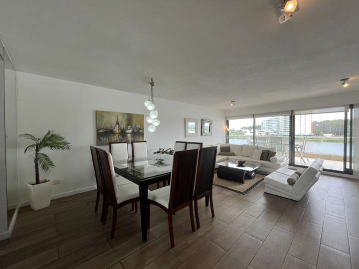 Apartamento en venta en Pinares, Maldonado