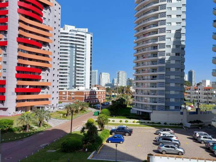 Apartamento en alquiler en Punta Del Este