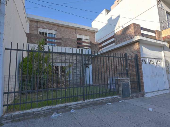 Casa en venta en 620 - Esteban Merlo, 4775, Buenos Aires