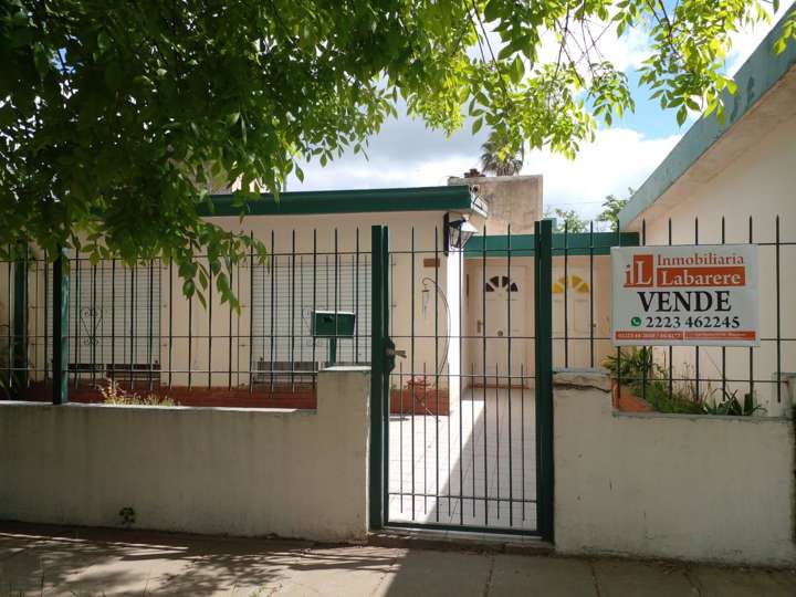 Casa en venta en R. Segade, 492, Brandsen