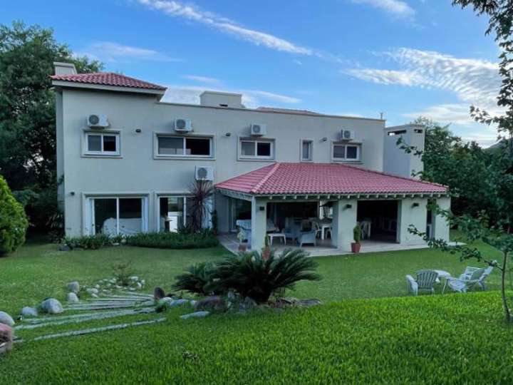 Casa en venta en La Rioja, El Manantial