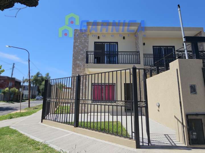 Edificio en venta en Espinosa, Buenos Aires