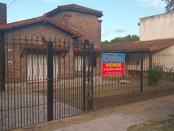 Casa en venta en Avenida Teniente General Ricchieri, Bella Vista