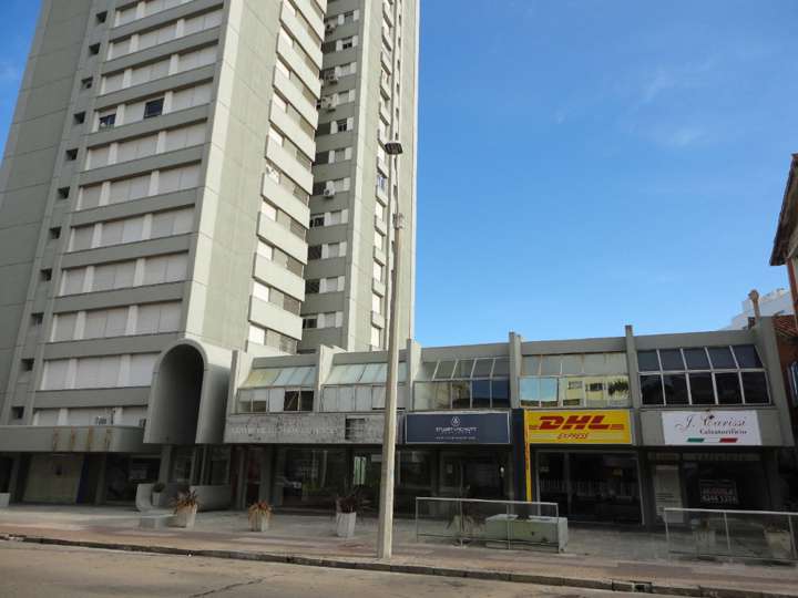 Comercial / Tienda en alquiler en Gorlero, Punta Del Este