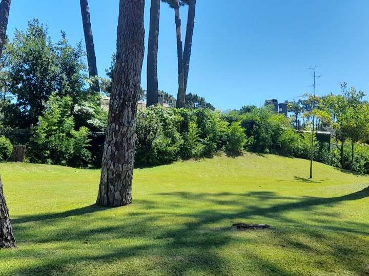 Terreno en venta en Pinares, Maldonado