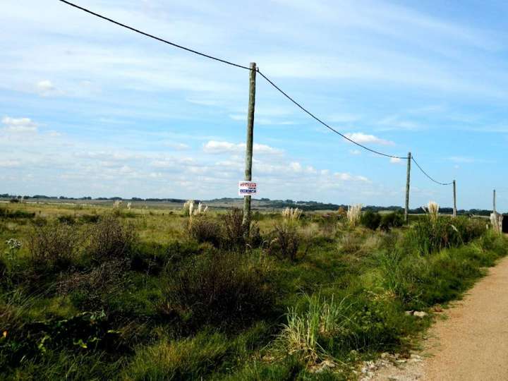 Terreno en venta en Tainos, Barrio Hipódromo