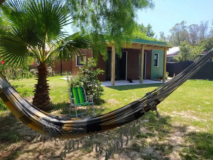 Casa en venta en Avenida Juana de América, El Tesoro