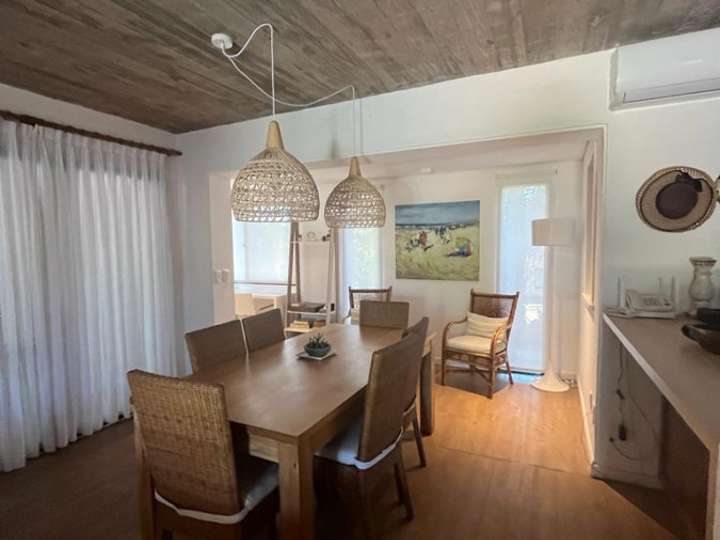 Casa en venta en Pinares, Maldonado