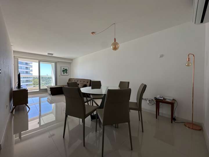 Apartamento en venta en Rambla Lorenzo Batlle Pacheco, Punta Del Este