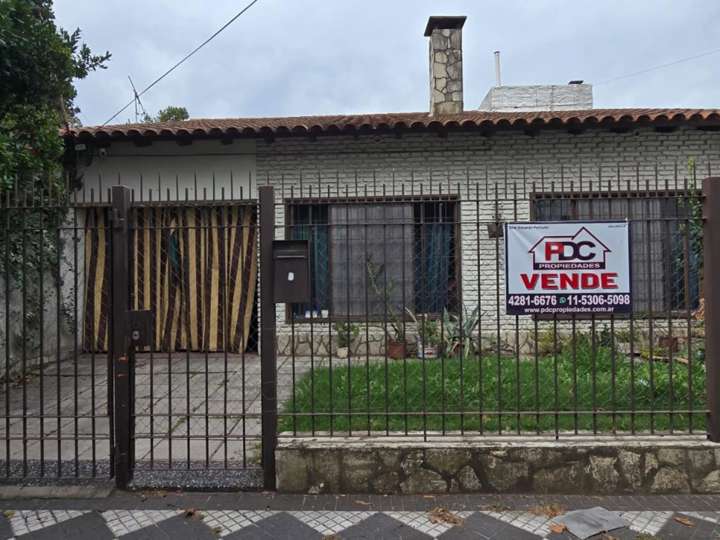 Casa en venta en Vicente López y Planes, 946, Buenos Aires