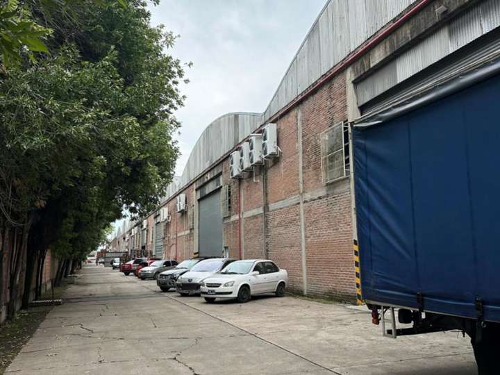 Comercial / Tienda en alquiler en Helguera, 1099, La Tablada