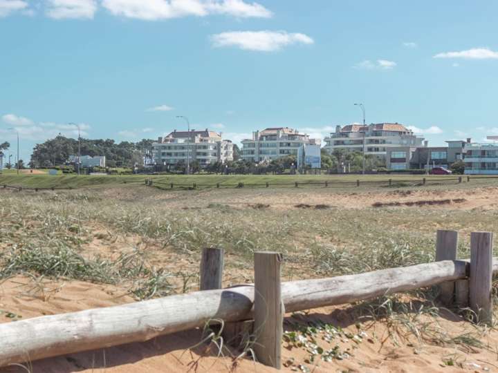 Terreno en venta en Punta Del Este