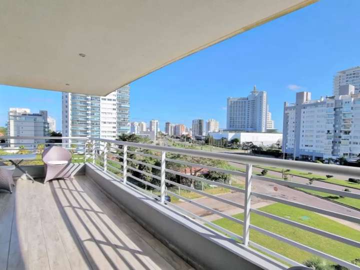 Apartamento en venta en Punta Del Este