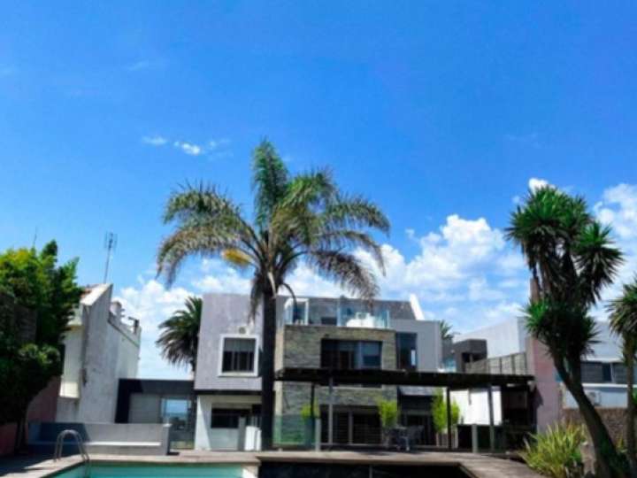 Casa en venta en Carrasco, Montevideo