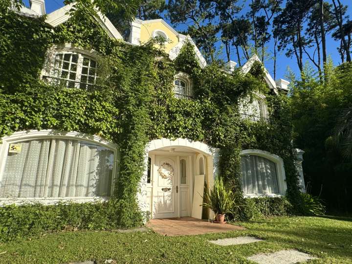 Casa en venta en Pinares, Maldonado