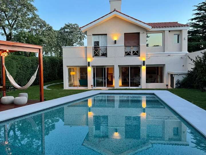 Casa en venta en Carrasco, Montevideo