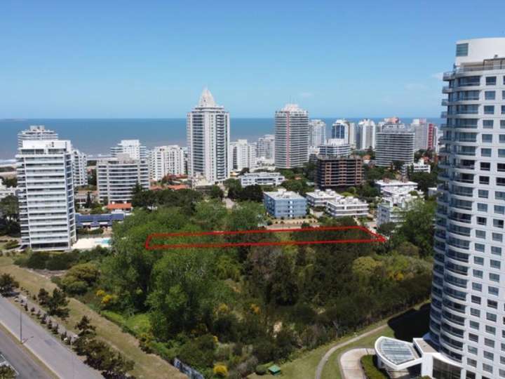Terreno en venta en Punta Del Este