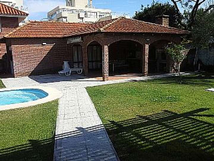 Casa en venta en Alfonsina Storni, San Rafael - El Placer