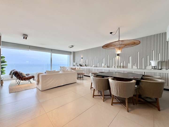 Apartamento en venta en Rambla Lorenzo Batlle Pacheco, Punta Del Este