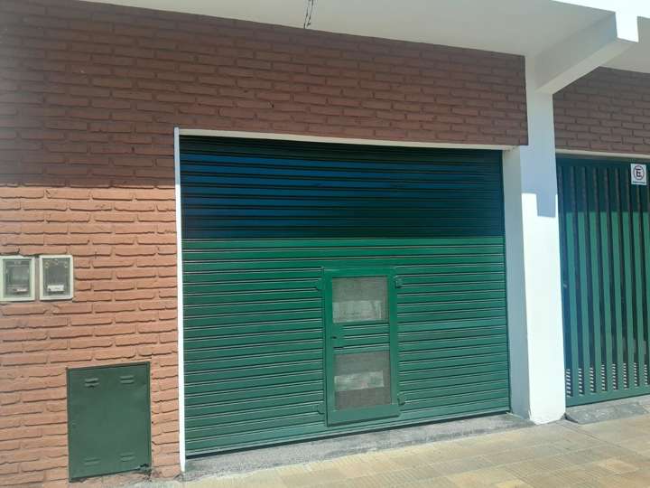 Comercial / Tienda en alquiler en Avenida Intendente Esteban Crovara, La Tablada