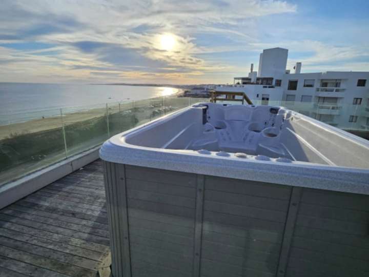 Apartamento en venta en Rambla Doctor Claudio Williman, Maldonado