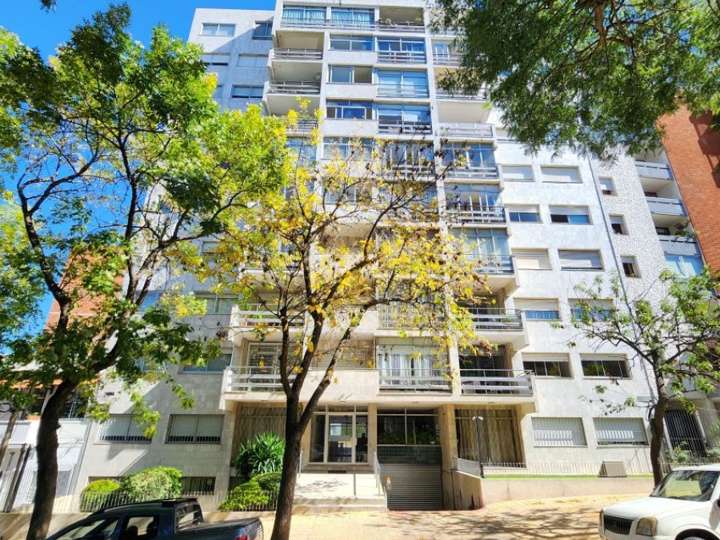 Apartamento en venta en Félix Buxareo, Montevideo