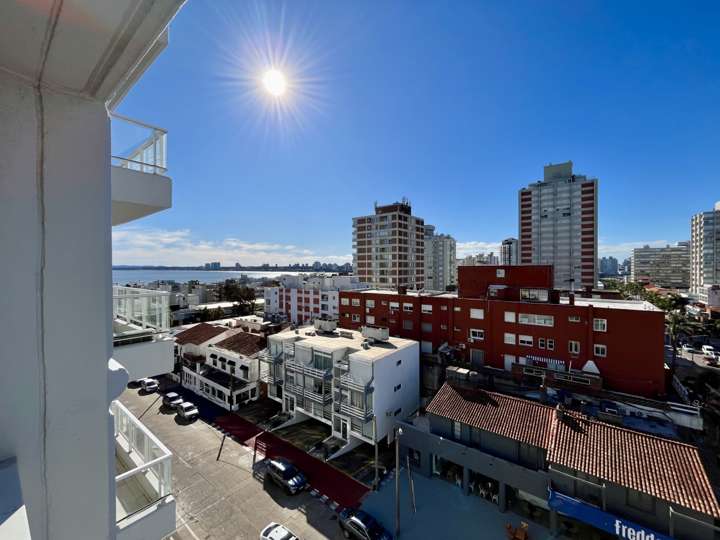 Apartamento en venta en Rambla General Artigas, Punta Del Este