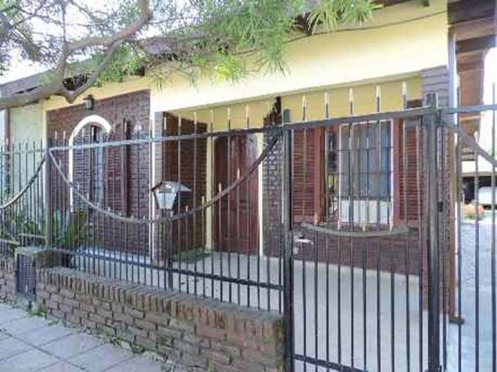 Casa en venta en Bruselas, Buenos Aires