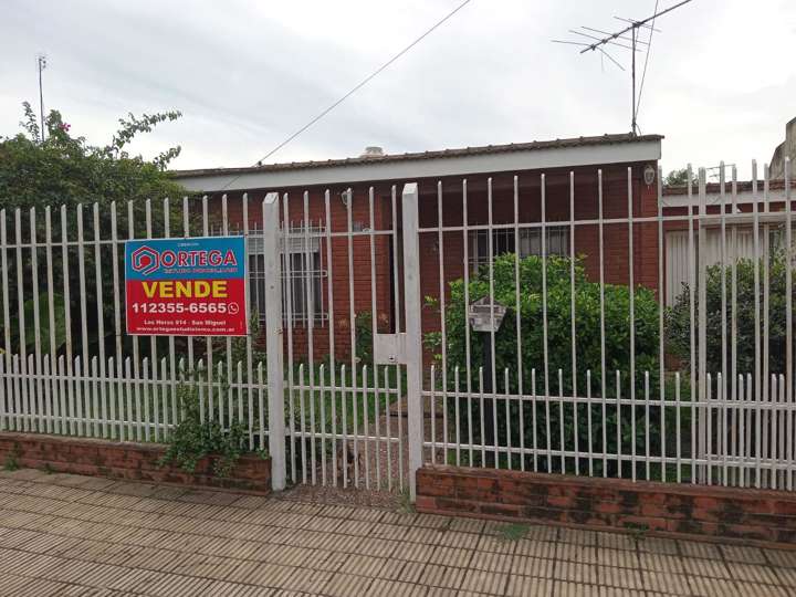 Casa en venta en Manuel de Pinazo, Buenos Aires