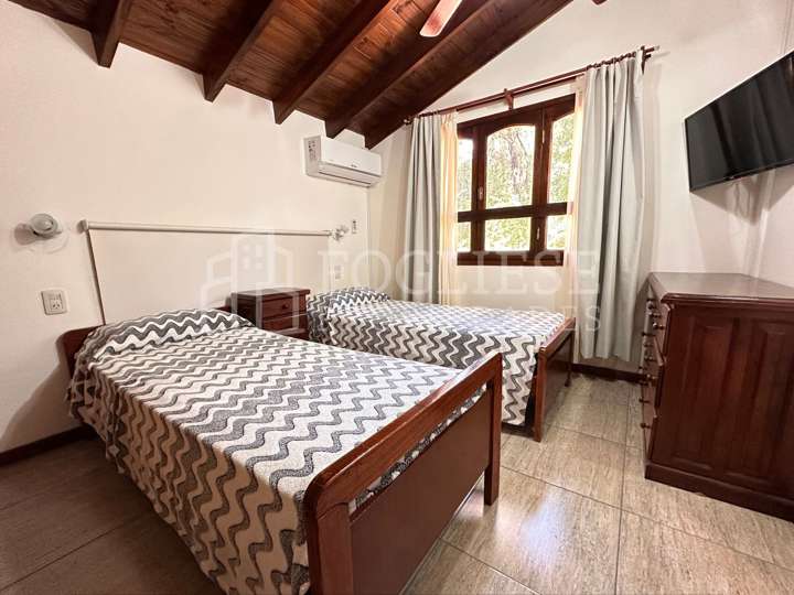 Casa en venta en Los Pinos, Buenos Aires