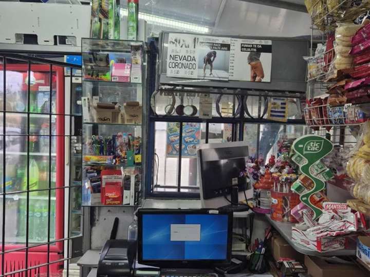 Comercial / Tienda en venta en Pirán, Montevideo