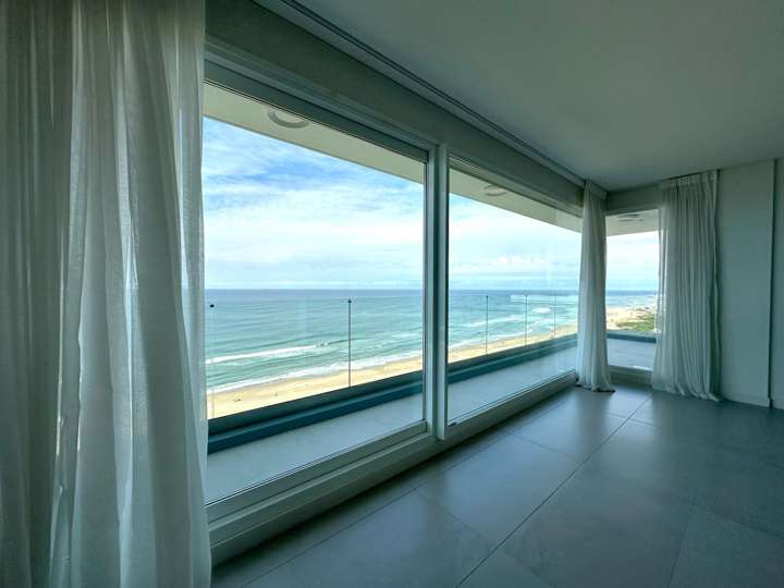 Apartamento en venta en Rambla Lorenzo Batlle Pacheco, Punta Del Este