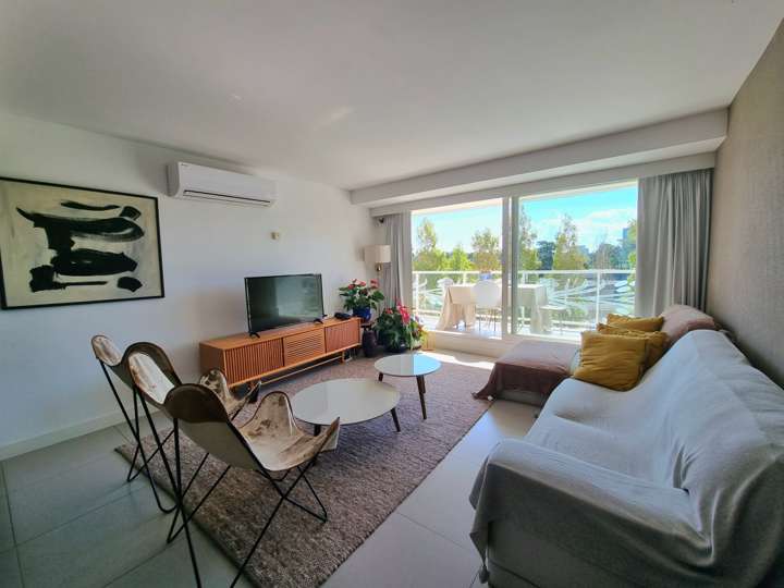Apartamento en venta en Oslo, Punta Del Este