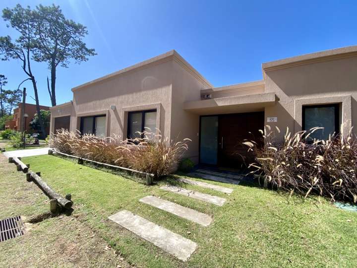 Casa en venta en Pinares, Maldonado