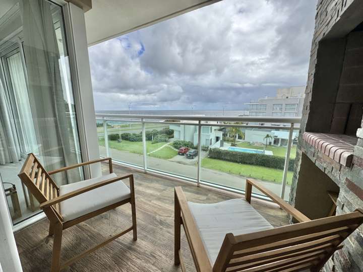 Apartamento en venta en Pinares, Maldonado