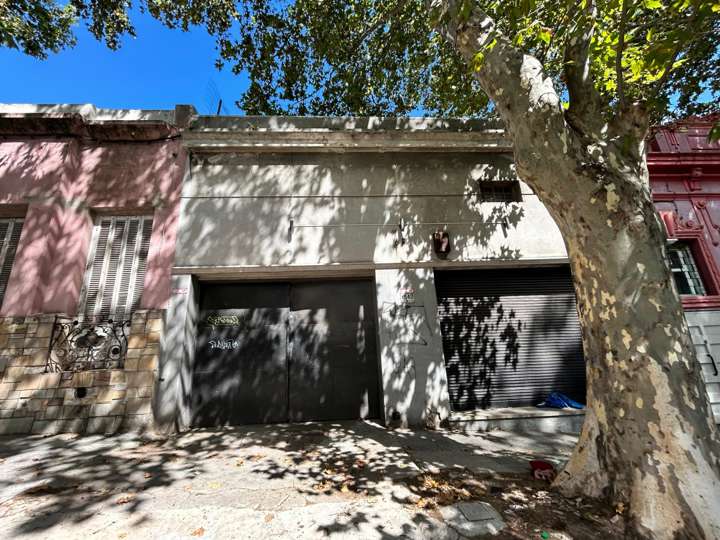 Comercial / Tienda en venta en La Comercial, Montevideo