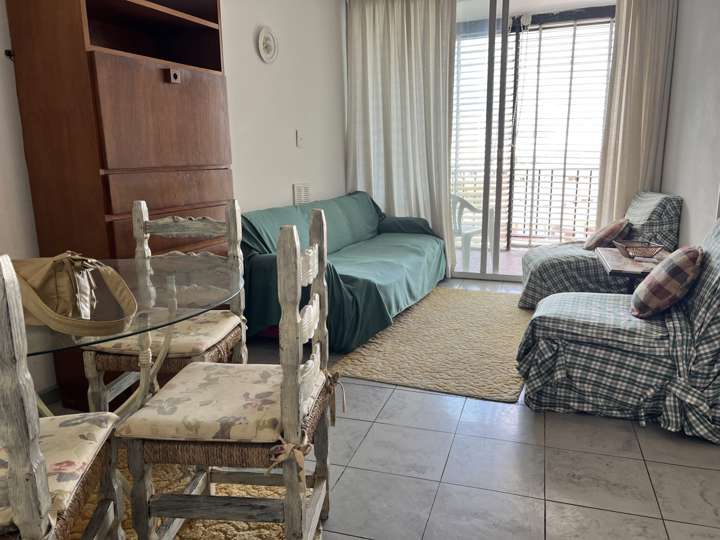 Apartamento en alquiler en Obenque (Calle 15), Punta Del Este