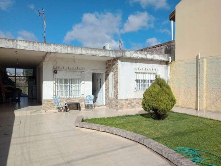 Casa en venta en Salado, 1966, Buenos Aires