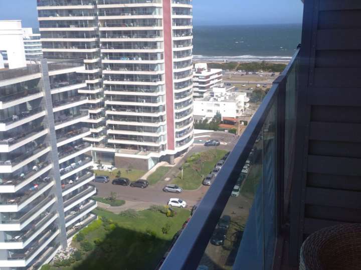 Apartamento en alquiler en Punta Del Este