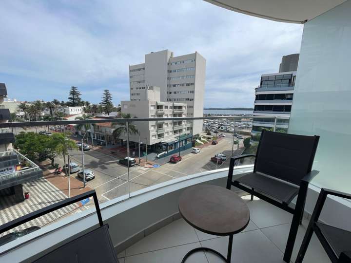 Apartamento en venta en El Estrecho (Calle 17), Punta Del Este