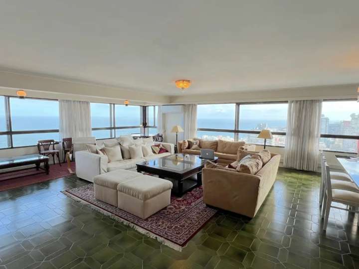 Apartamento en venta en 2 de Febrero (Calle 10), Punta Del Este