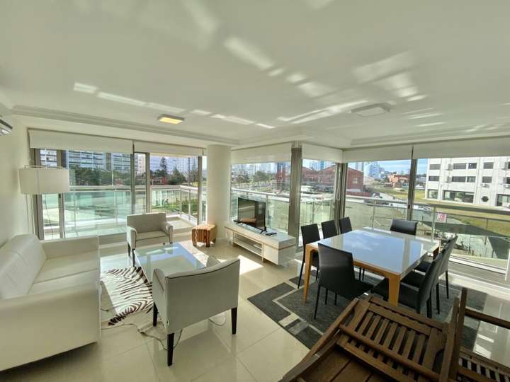 Apartamento en alquiler en Punta Del Este