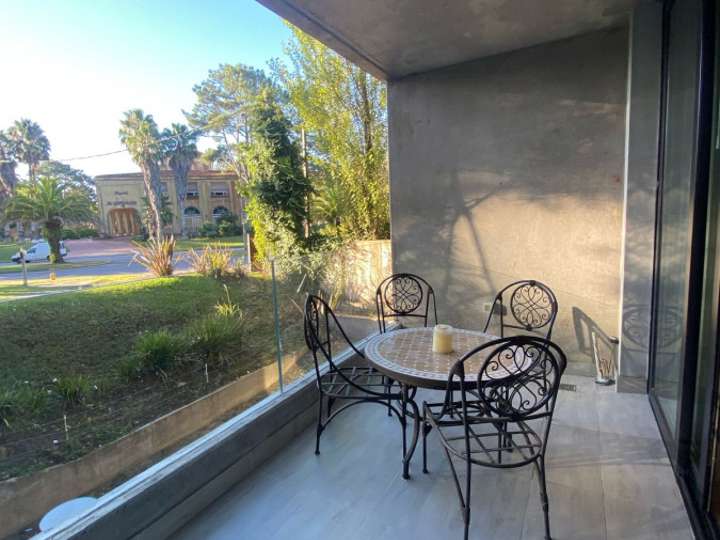 Apartamento en alquiler en Avenida Laureano Alonsopérez, Punta Del Este