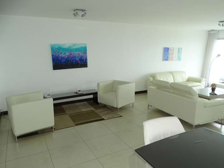 Apartamento en venta en Pinares, Maldonado