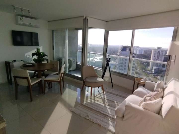 Apartamento en alquiler en Avenida Franklin Delano Roosevelt, Punta Del Este