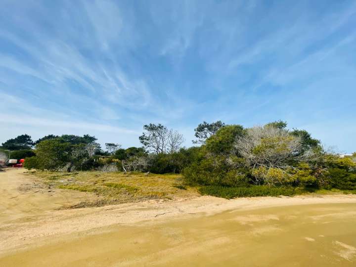 Terreno en venta en Paralela Norte a Avenida Las Mercedes, Maldonado