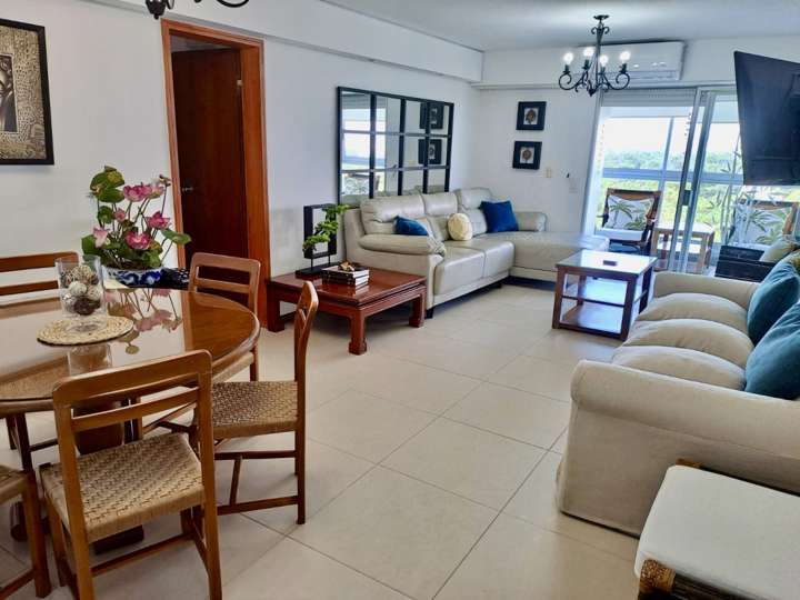 Apartamento en venta en Avenida Franklin Delano Roosevelt, Punta Del Este