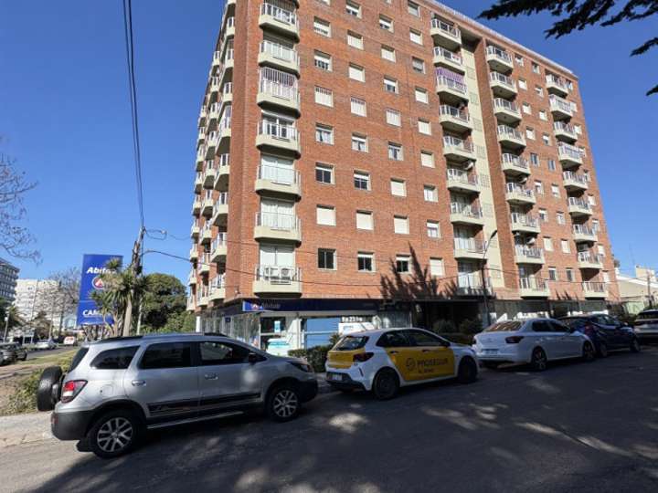 Apartamento en venta en Avenida José Joaquín de Viana, Maldonado